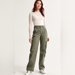 NWOT Abercrombie & Fitch Curve Love Cargo Pants